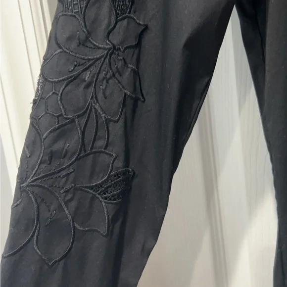 Chico's Black Floral Embroidered Women’s Shirt NWT - Picture 5 of 6